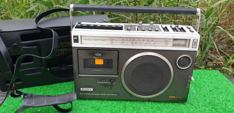 cassette-radio-sony-1980s-big-3