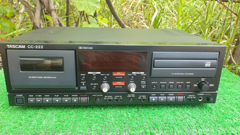 deck-cassette-tascam-cc-222-big-0