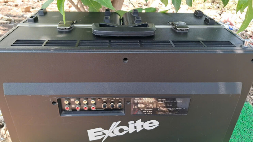 clarion-xc-5500-excite-den-xam-huyen-bi-thiet-ke-gap-doc-dao-big-7