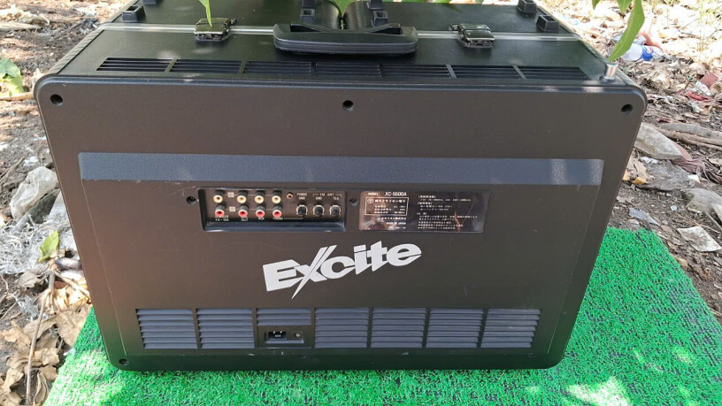 clarion-xc-5500-excite-den-xam-huyen-bi-thiet-ke-gap-doc-dao-big-0