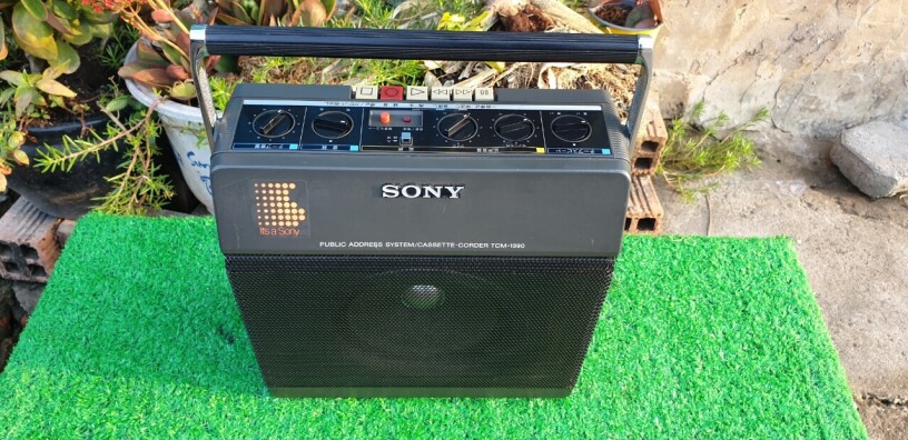 sony-tcm-1390-gon-nhe-than-quen-goi-nho-mot-thoi-cassette-len-ngoi-big-1