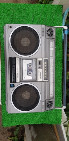 toshiba-rt-8900-dam-chat-hoai-co-mang-am-thanh-xua-tro-lai-big-2