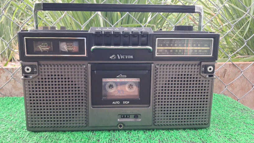 victor-rc-717-dam-chat-hoai-co-tieng-nhac-xua-vang-len-tron-ven-big-1