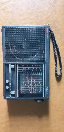 philips-d1835-compass-radio-co-dinh-cao-phong-cach-chau-au-big-0