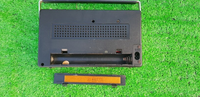 philips-4-band-radio-co-dien-chuan-chau-au-sang-trong-big-1