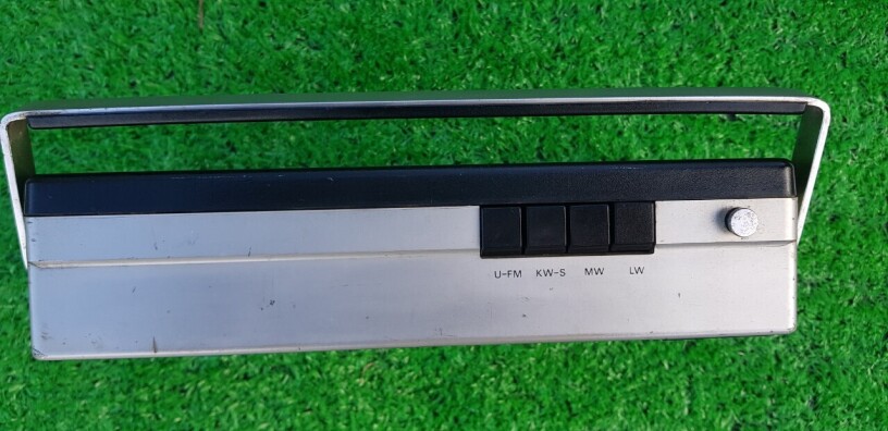 philips-4-band-radio-co-dien-chuan-chau-au-sang-trong-big-3