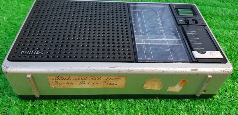 philips-4-band-radio-co-dien-chuan-chau-au-sang-trong-big-2