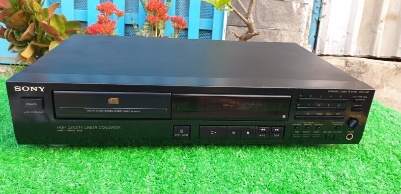 am-thanh-chuan-sony-dau-cd-sony-cpd-497-cho-tieng-trong-sach-sau-big-0