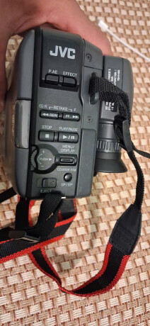 may-quay-bang-compact-vhs-jvc-gr-ax840u-san-xuat-tai-nhat-thap-nien-90-big-2