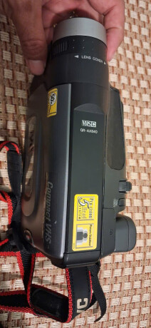 may-quay-bang-compact-vhs-jvc-gr-ax840u-san-xuat-tai-nhat-thap-nien-90-big-5