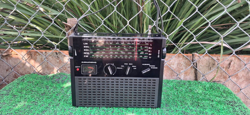grundig-4-band-radio-co-dien-chuan-chat-duc-big-6