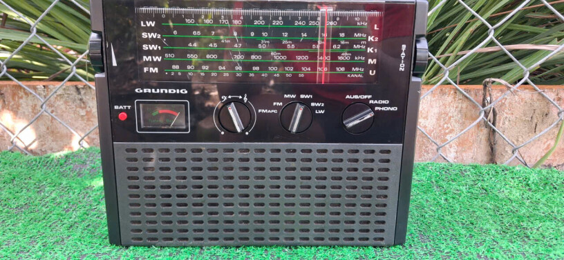 grundig-4-band-radio-co-dien-chuan-chat-duc-big-7