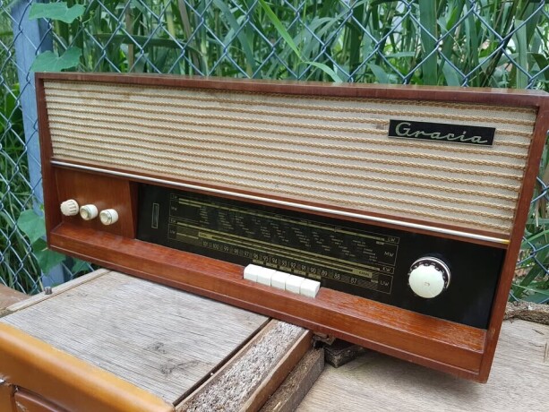 radio-tube-gracia-duc-4-band-radio-fm-104-am-sw-lw-hoat-dong-tot-dien-220v-big-1