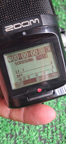 ban-may-ghi-am-zoom-am-thanh-chuan-phong-thu-big-4