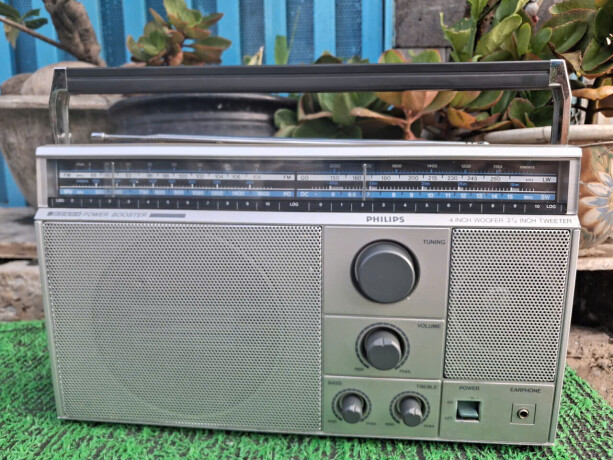 radio-philips-d2604-4-band-radio-fm-108-am-sw-lw-big-0