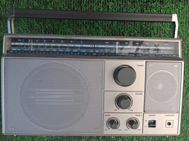 radio-philips-d2604-4-band-radio-fm-108-am-sw-lw-big-2