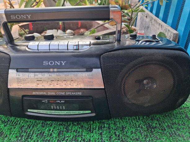 cassette-radio-sony-cfs-b5-big-4