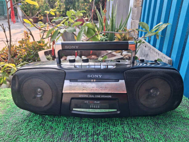 cassette-radio-sony-cfs-b5-big-0