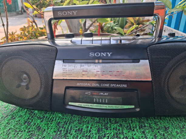 cassette-radio-sony-cfs-b5-big-2