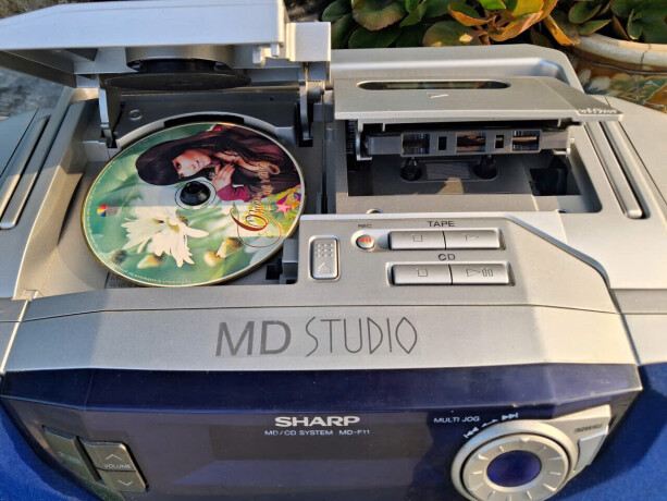 cassette-radio-sharp-md-f11-big-1