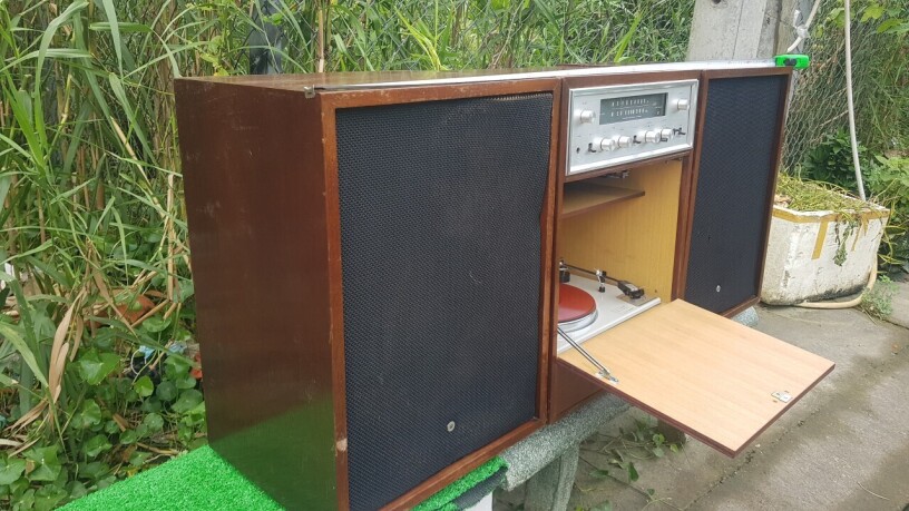 tu-den-radio-dia-nhua-lp-pioneer-big-1